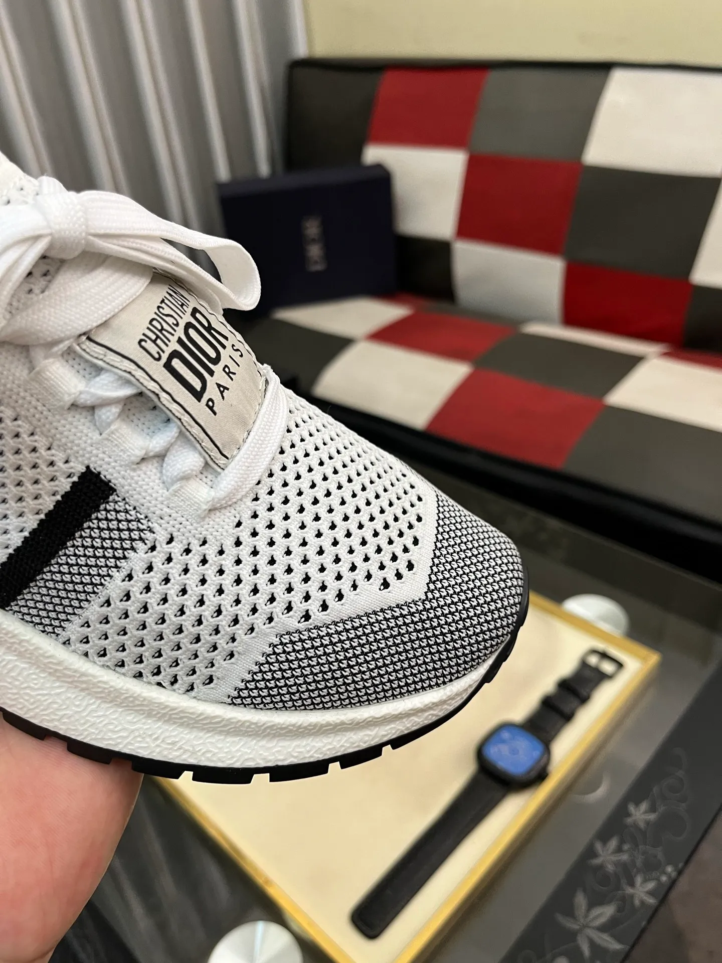 Men's men's shoes 💰400⌚️⌚️Dior unique modern style sneakers. 🏃Casual LeFou original leather😍😍 Yangli (refuses to discolor and rub feet) soles: Original soles specially provided by the original factory, super cool😍 Lace-up to bring wind when walking👍Style design ⚠️Super comfortable and wear-resistant original soles. Code number: 38-443️⃣Colors available